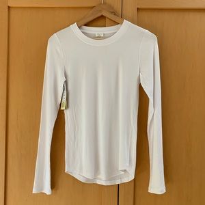 Slim fit ribbed shirttail tee